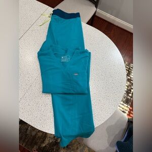 Figs Vibrant Blue Scrub Ensemble